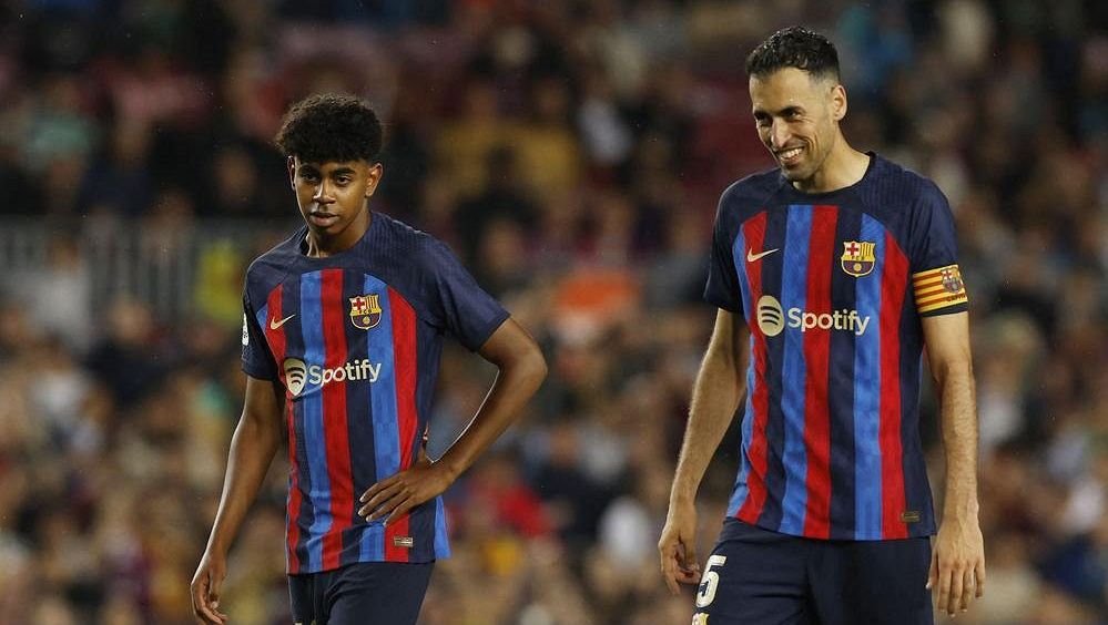 Kapitán Busquets po sezoně odejde z Barcelony, s níž získal 31 trofejí