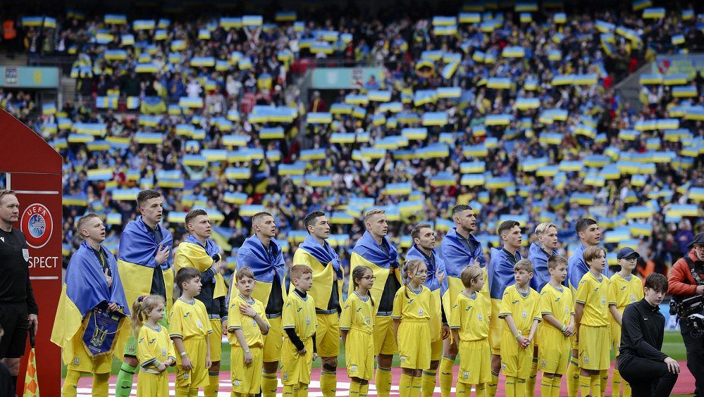 Ukrajinští fotbalisté budou navzdory nařízení vlády pokračovat v kvalifikaci ME