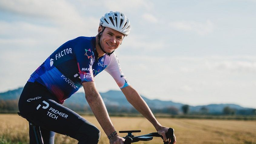 Froomeův debut v sezoně na závodu Kolem SAE ukončila zlomenina klíční kosti
