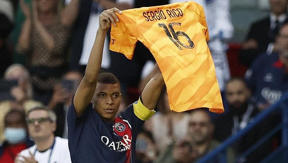 Loučení Messiho a Ramose s PSG ve stínu gólmana bojujícího o život