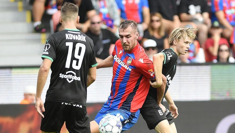 Nejsme v topu, jako v minulé sezoně, přiznal kouč Klokanů. U Botiče proto jednají o příchodech dvou hráčů