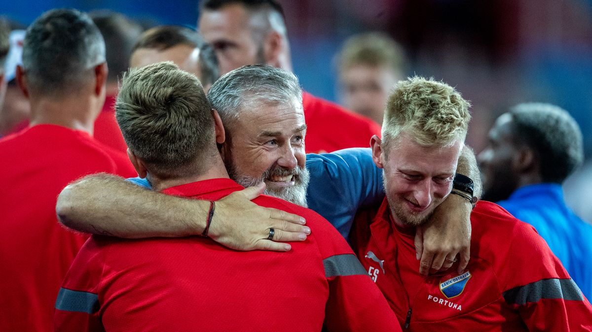 Deset bodů? Třikrát sedm je jednadvacet. To bych byl spokojenější, usmál se Hapal