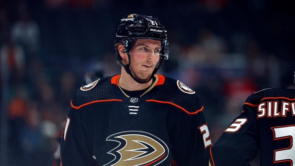 Anaheim přišel na dlouho o útočníka Lundeströma, přetrhl si achilovku
