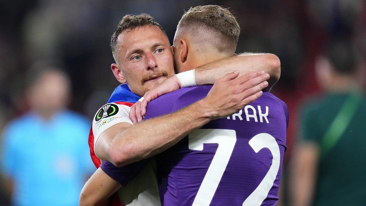 Zlili jsme šatnu, hlásí Coufal a teď chce vyhrát EURO. Spor s Barákem? Nesmysly