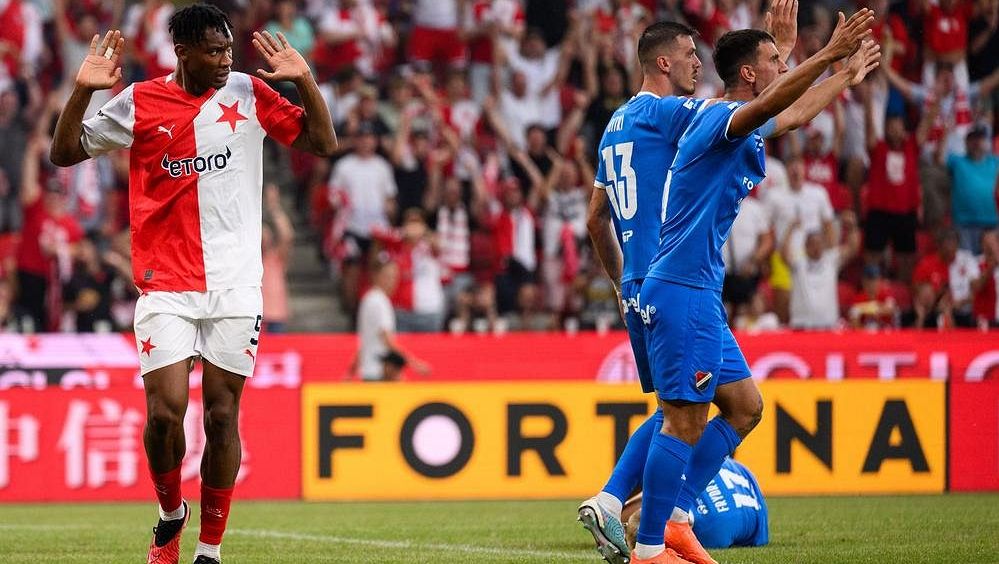 Komise rozhodčích: Gól Slavie platil správně