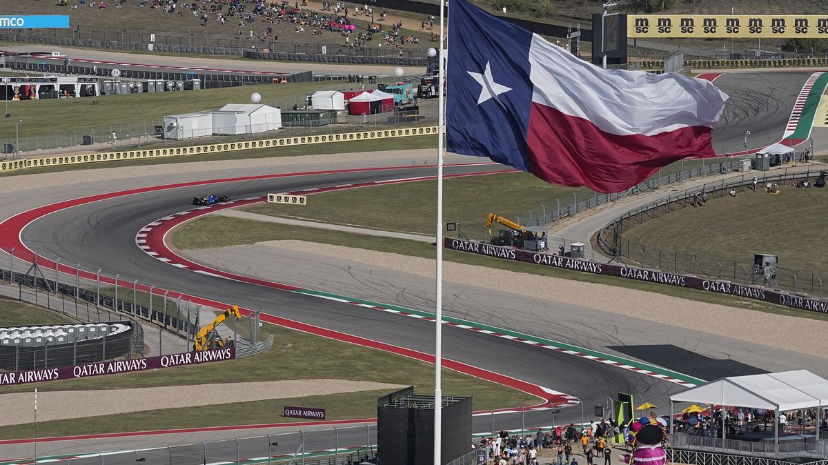 Dvě diskvalifikace a USA se dočkaly prvního bodu v F1 po 30 letech. Kdy překročí tisícovku?