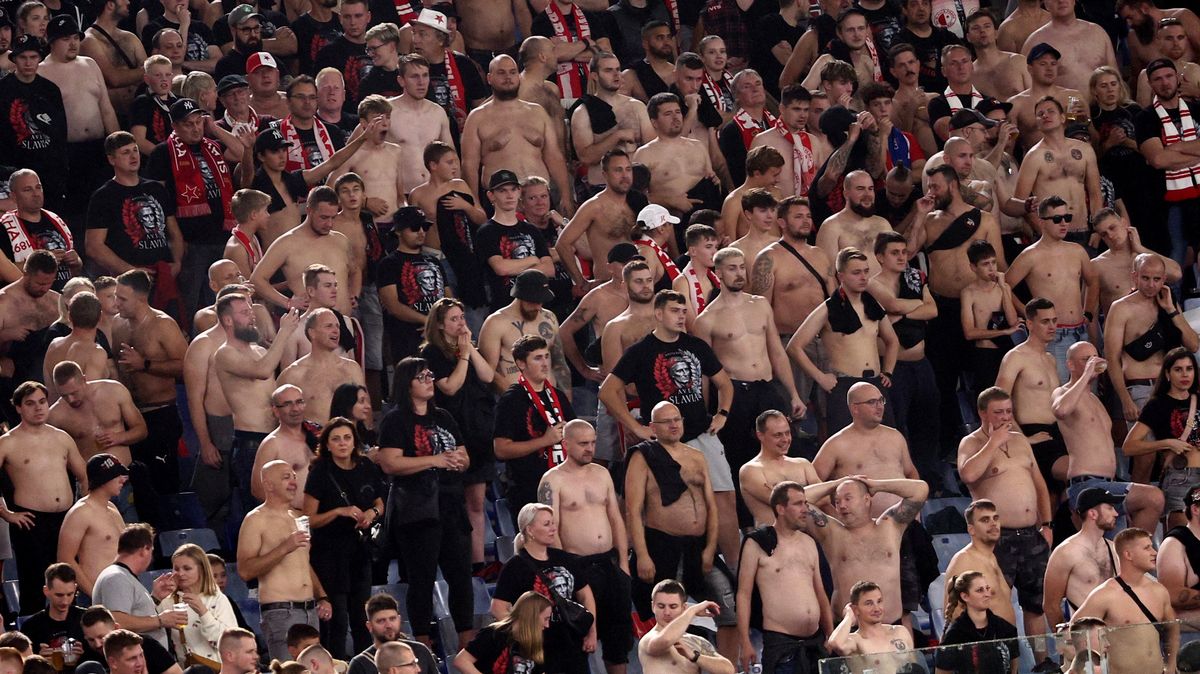Slavia protestuje. Tvrdíka rozlítilo chování vůči fanouškům v Římě