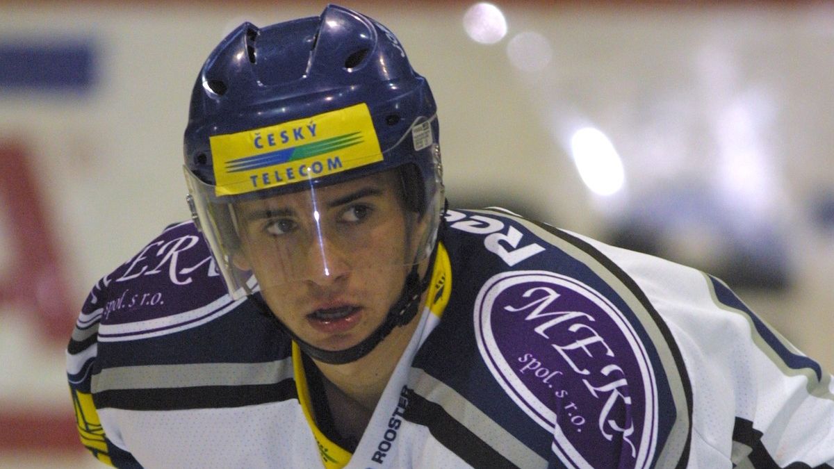 Bez bradky i roláku. Dnes je to 25 let, co Plekanec debutoval v extralize