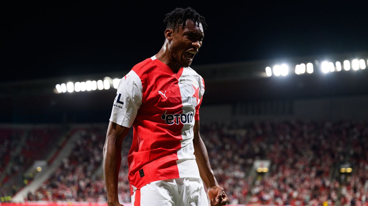Útočné kladivo Slavie odchází za Rooneym