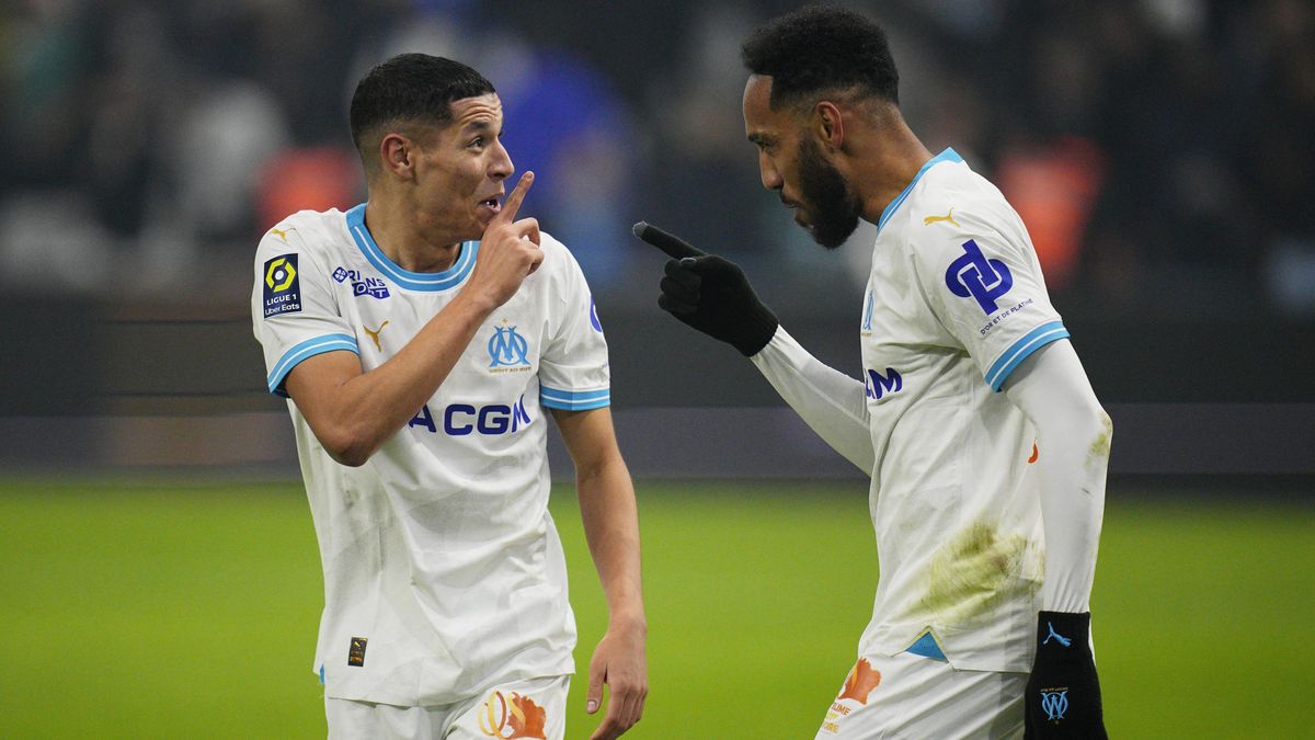 Fotbalisté Marseille porazili v dohrávce poslední Lyon