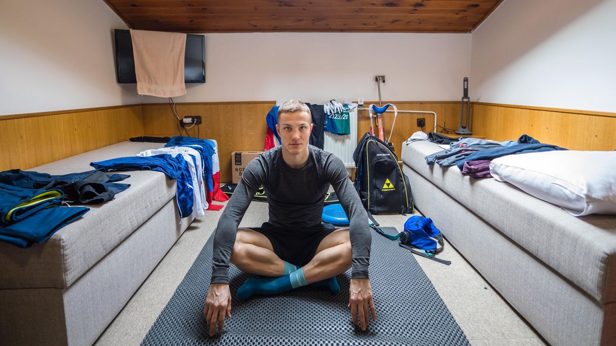 Jak bydlí biatlonisté? Žádný nóbl hotel, ale blízko na stadion i vlastní kuchař