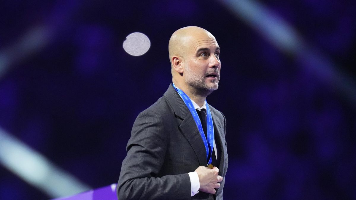 Vyhráli jsme všechny trofeje a uzavřeli jednu kapitolu, řekl Guardiola
