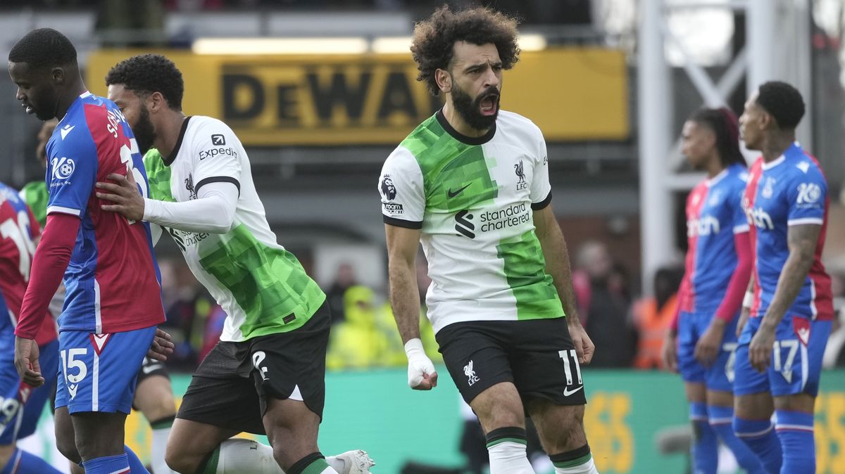 Liverpool i díky Salahově jubilejní trefě vyhrál na hřišti Crystal Palace
