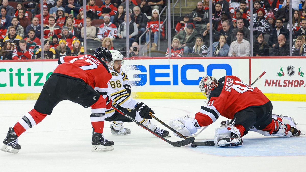 Skvělý Vaněček vychytal v NHL Pastrňáka a spol.