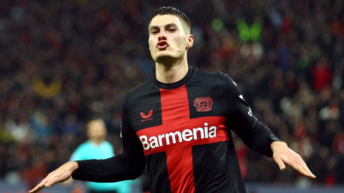 Schick stihl hattrick za poločas, Leverkusen deklasoval Bochum
