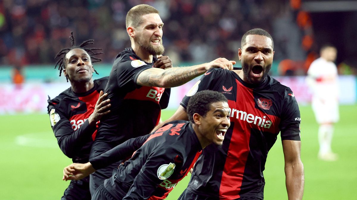 Leverkusen s Kovářem a Schickem v základní sestavě postoupil do semifinále Německého poháru