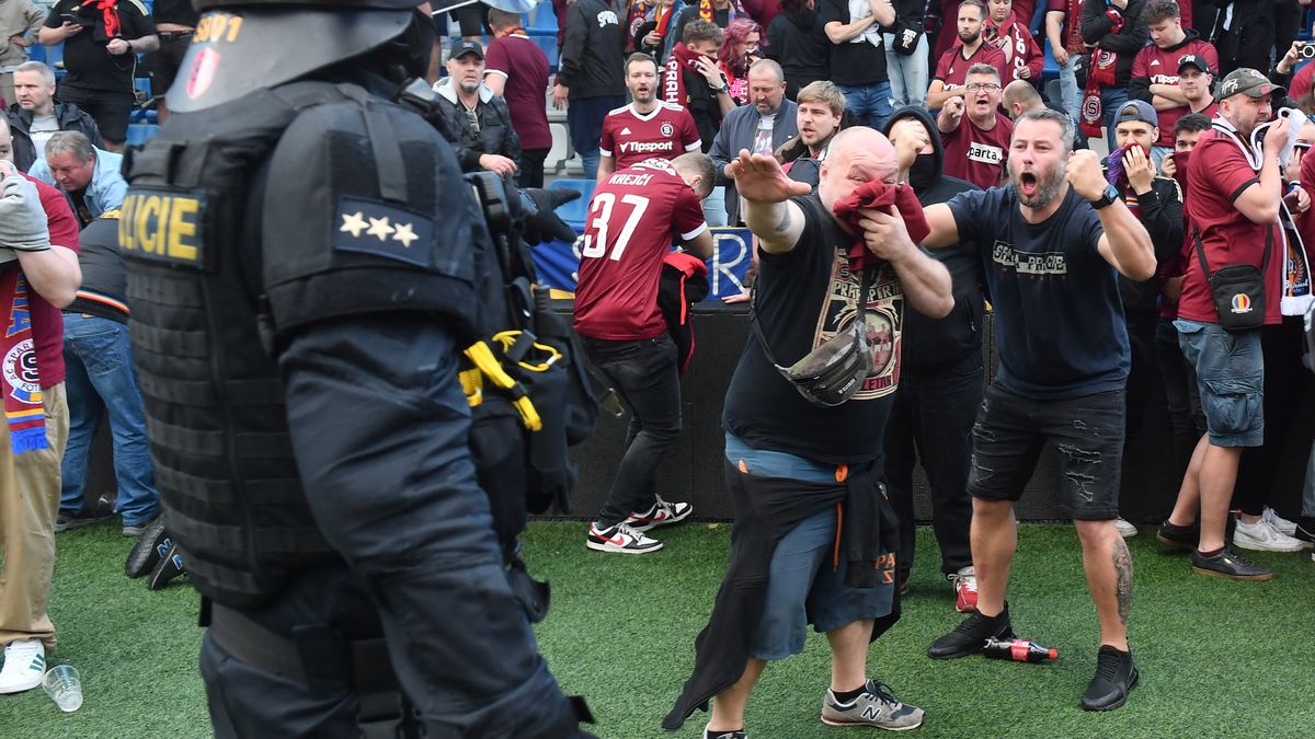 LFA řeší konflikt fanoušků Sparty a policie. Vyžádala si detailní vysvětlení