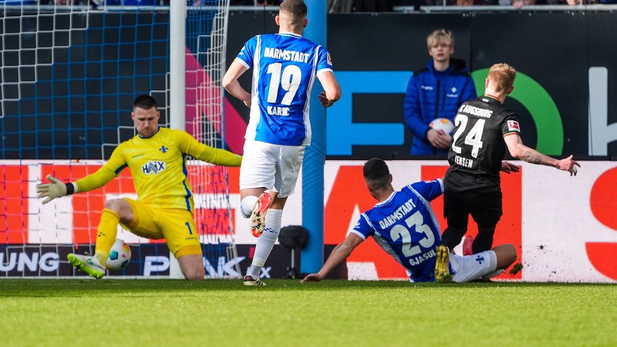 Augsburg deklasoval neškodný Darmstadt, Dortmund nezaváhal