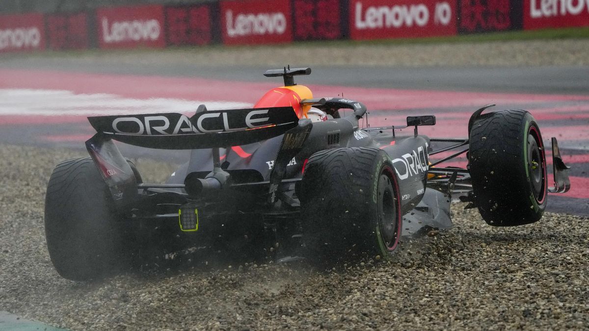 Hoří! Ale proč? F1 řeší v Číně záhadu „ohnivé“ trávy