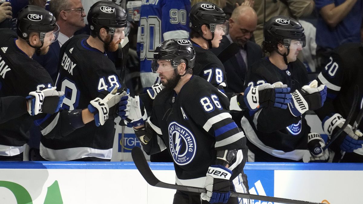 Kučerov ovládl produktivitu NHL o čtyři body před MacKinnonem, Pastrňák byl pátý