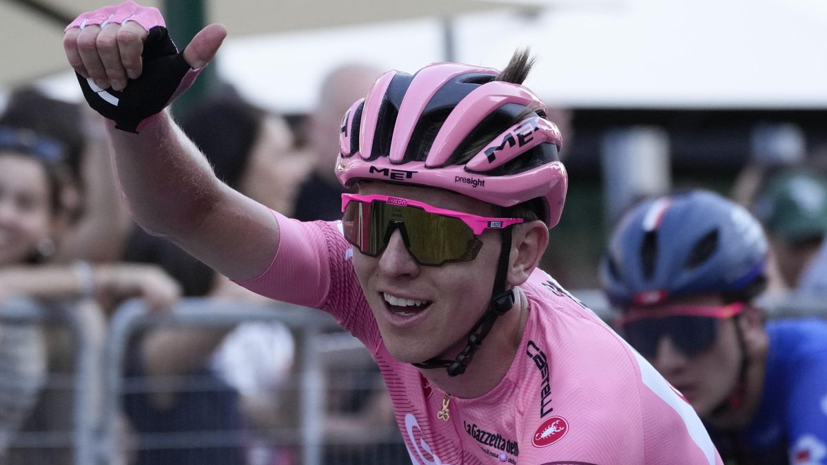 Pogačar vyhrál při svém debutu Giro d'Italia, Hirt skončil osmý