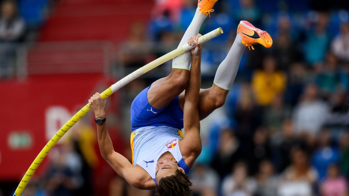 Tyčkař Duplantis při vstupu do sezony vylepšil světový rekord na 624 cm