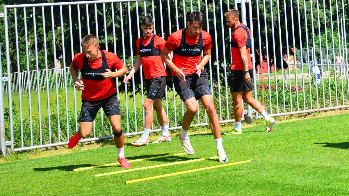 Zbrojovka zahájila přípravu s pěticí nových fotbalistů. Zůstane v Brně kapitán Řezníček?
