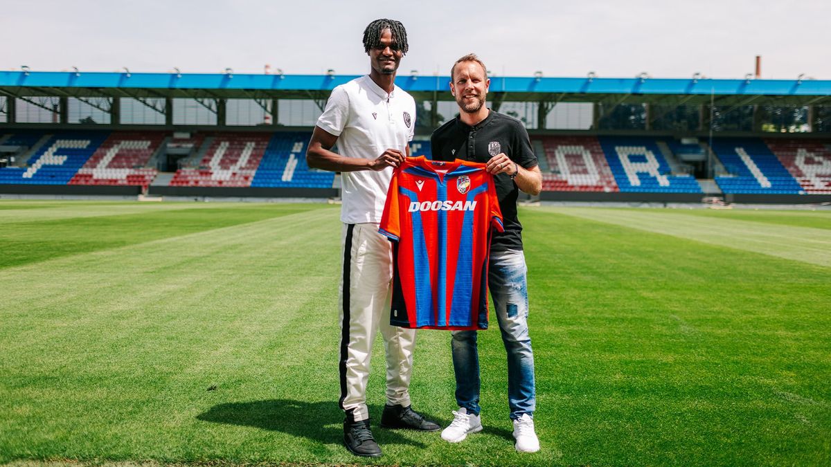 Plzeňské fotbalisty posílili senegalský obránce Séne a rakouský gólman Wiegele