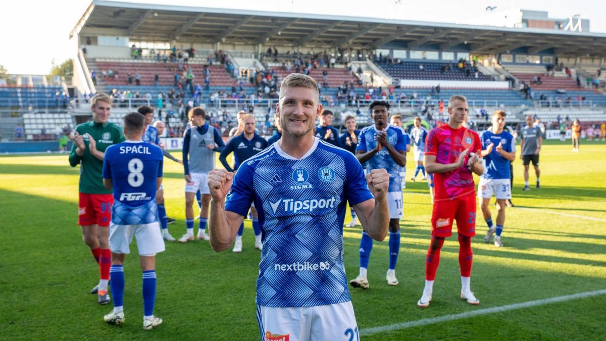 Krále hodili do vody a premiéru zvládl. Osud tomu tak chtěl, tvrdil Janotka