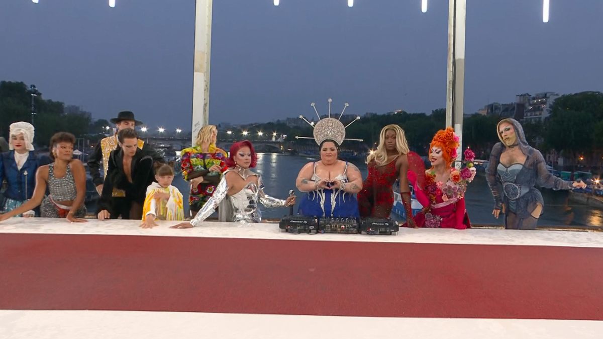 Obraz Poslední večeře s drag queens vzbudil rozruch. Pořadatelé OH se za něj omluvili