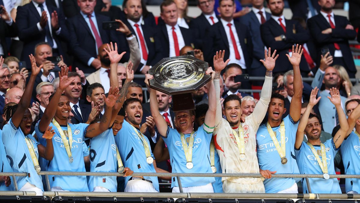 Fotbalisté Manchesteru City porazili v duelu o Superpohár v rozstřelu United
