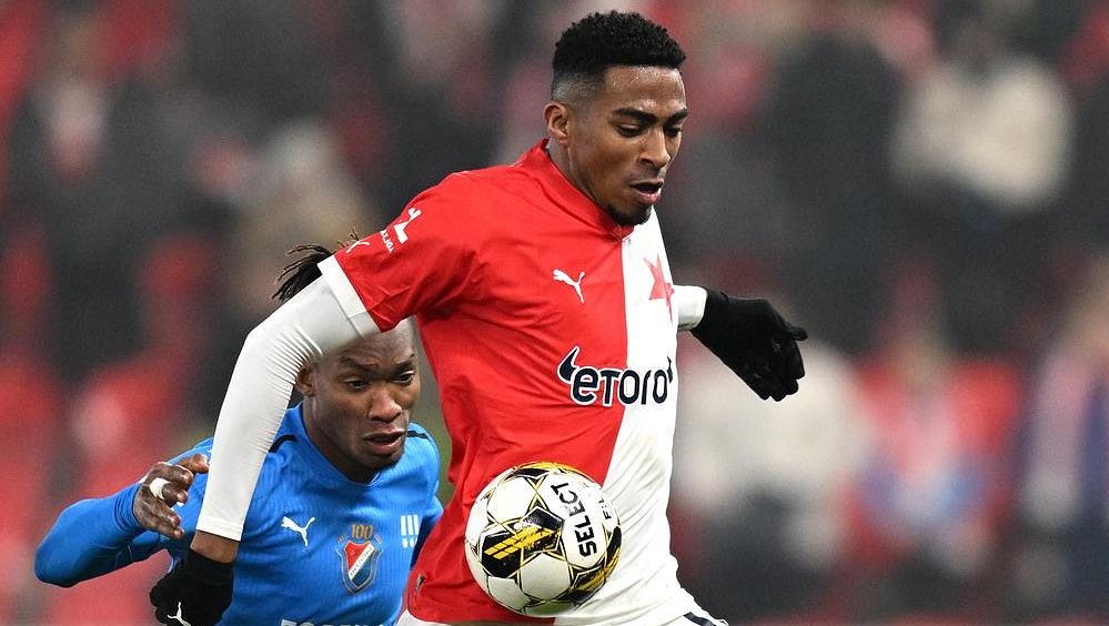 Stoper Santos odešel ze Slavie na hostování domů do Brazílie