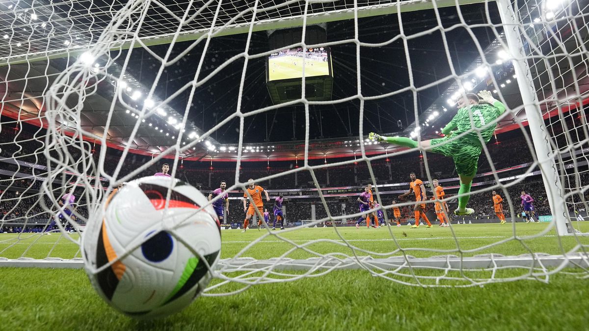 Fotbalisté Brém po čtyřech bundesligových porážkách remizovali