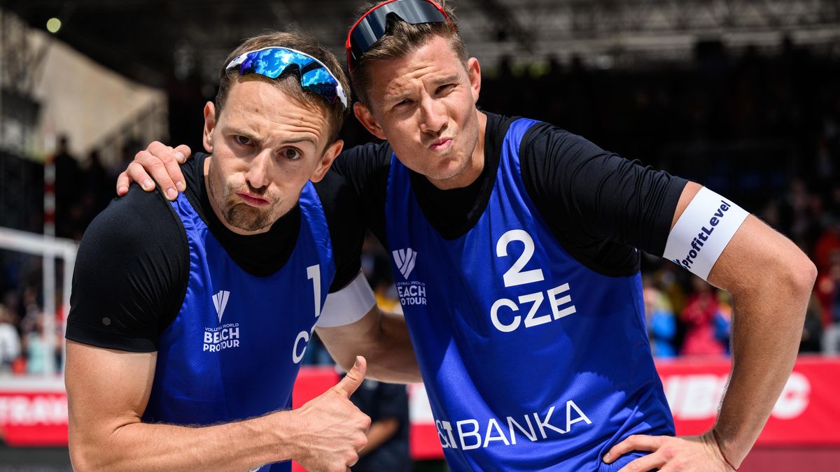 Rozruch na pražském letišti, Češi vyrazili do Paříže. Hned se třemi mistry světa