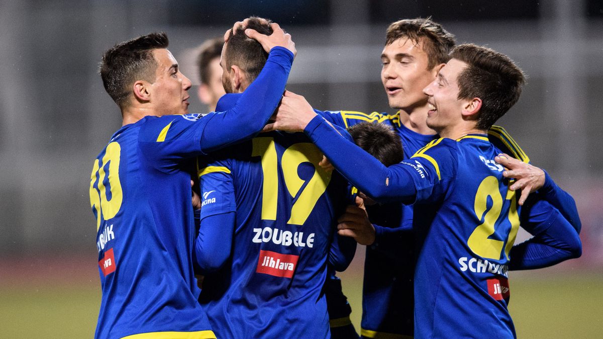 Co se to právě stalo? žasl komentátor. Mladík po šíleném kiksu odmítl bod