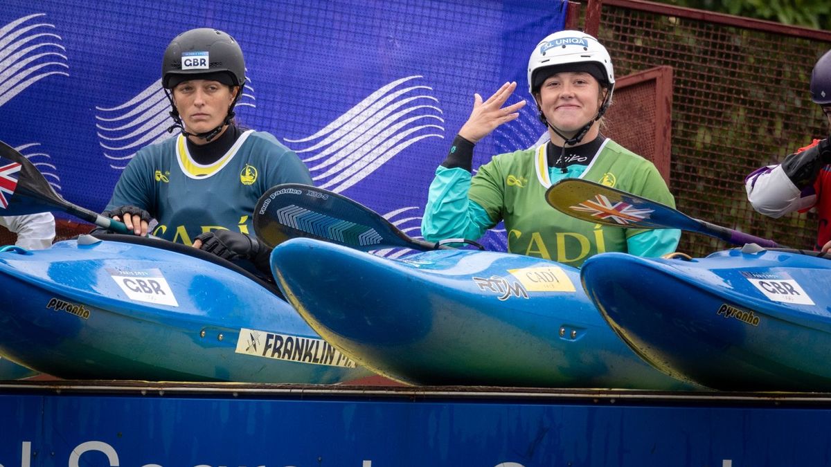 Kneblová vyhrála na Super Cupu kayakcross, medaile získali i Přindiš a Krejčí