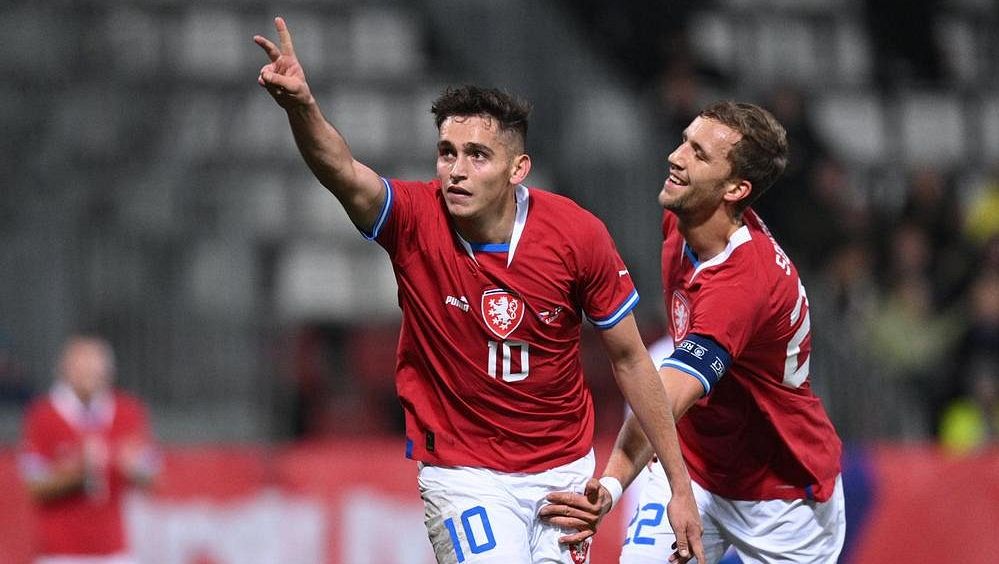 Čeští fotbalisté si v žebříčku FIFA polepšili o jednu pozici na 37. místo