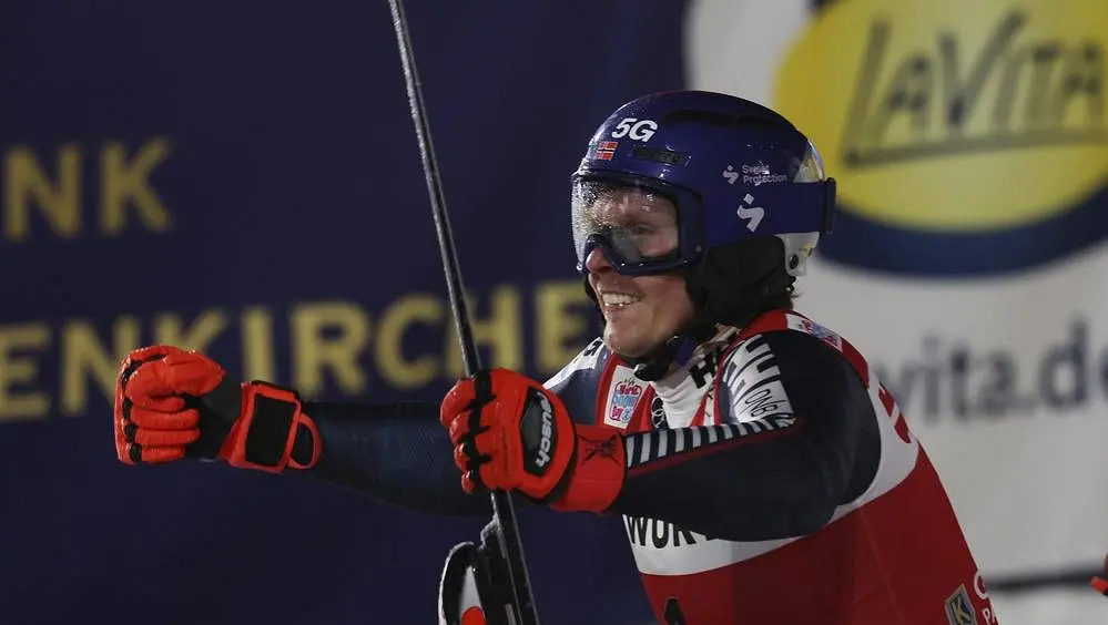 Kristoffersen vant SP-slalåmen i Ga-Pa under vanskelige forhold