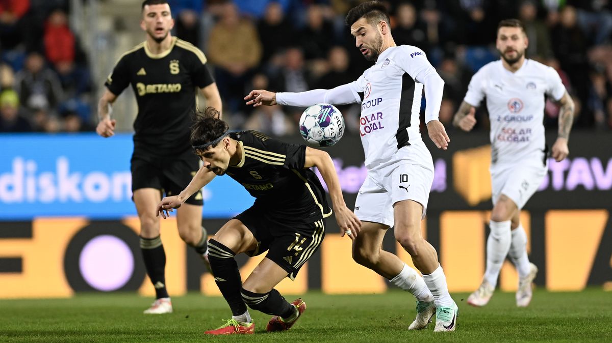 Sparta přehrála Slovácko a dál vede ligu o čtyři body