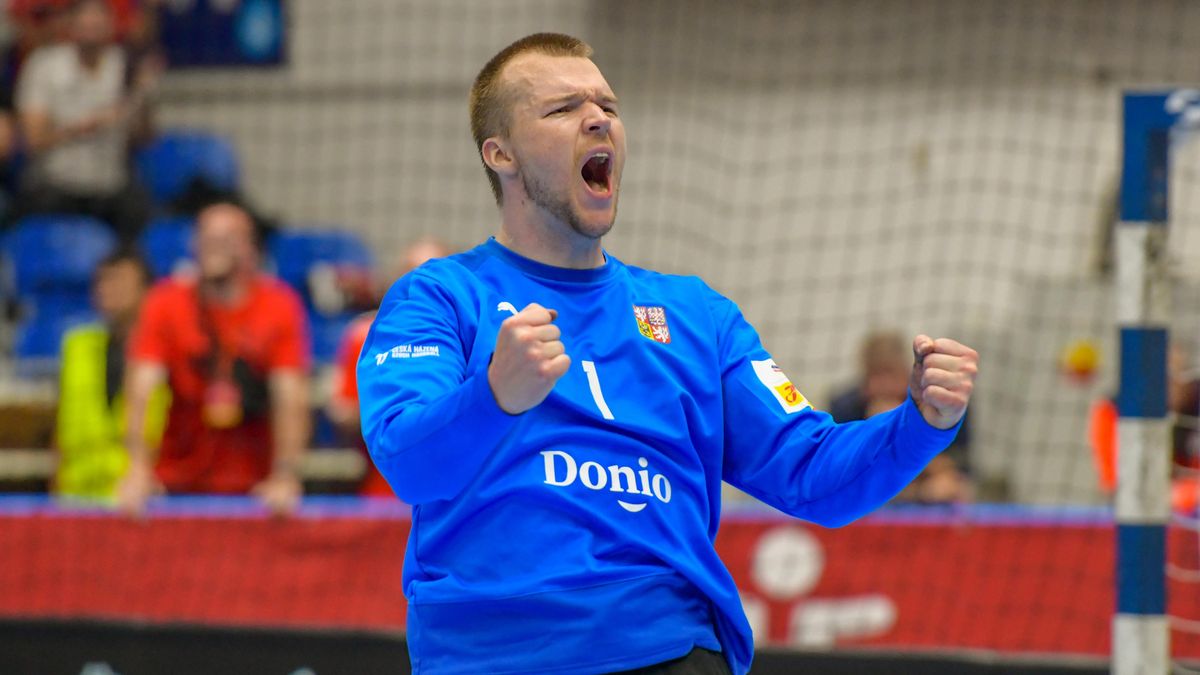 Házenkáři Kielu s trenérem Jíchou a brankářem Mrkvou skončili v LM třetí