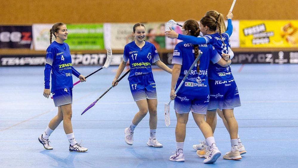 Florbalistkám Vítkovic a Ostravy stačily čtyři zápasy a jsou v semifinále