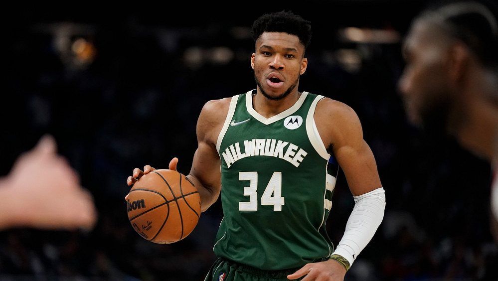 Řecká basketbalová hvězda Adetokunbo možná kvůli kolenu přijde o MS