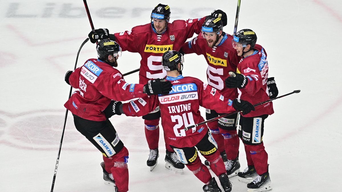 Extraligový finiš: Kdo půjde v semifinále na Pardubice a kdo na Spartu?