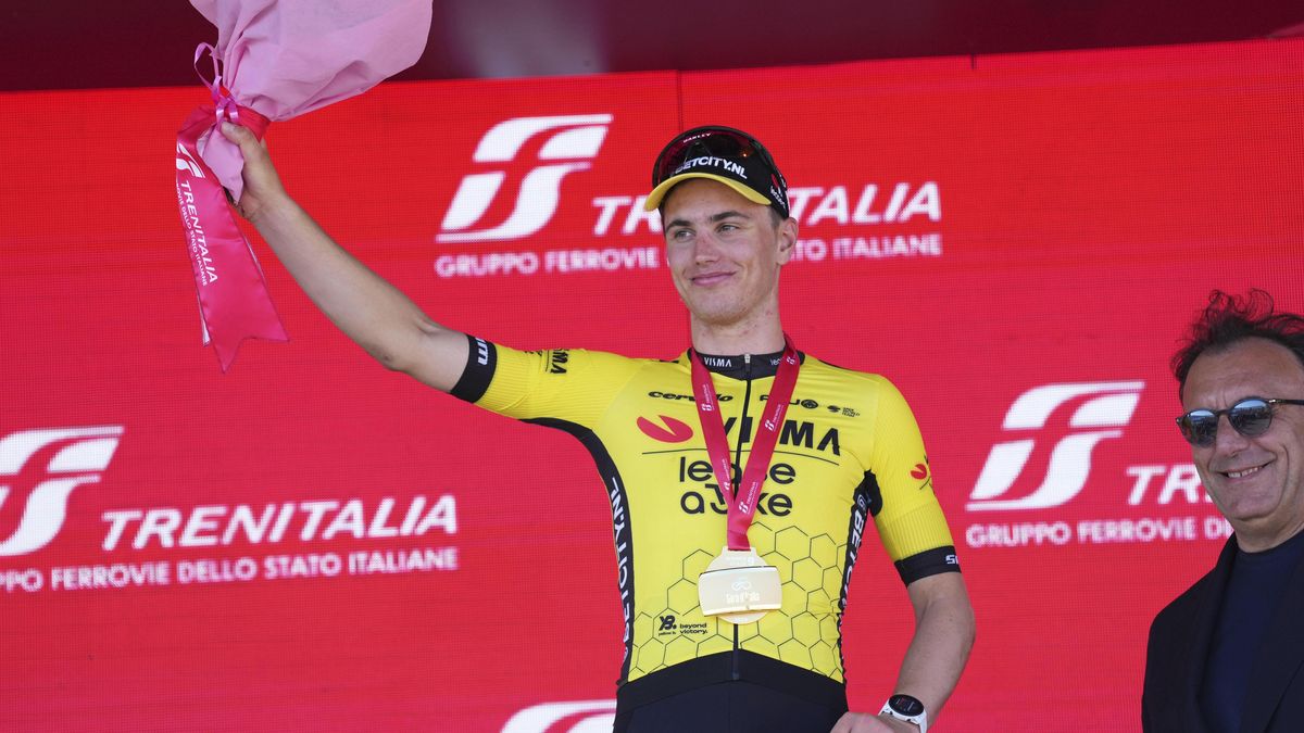 Kooij si dospurtoval pro první triumf na Giru, Narváeze dojel peloton před cílem
