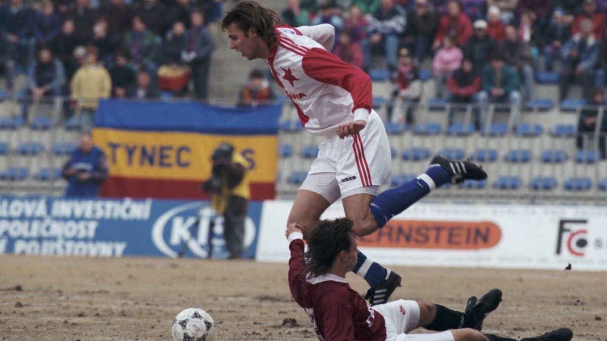 Sbíral tituly se Spartou i se Slavií, teď sedí na vrátnici. Čáp Novotný o derby a současné brigádě