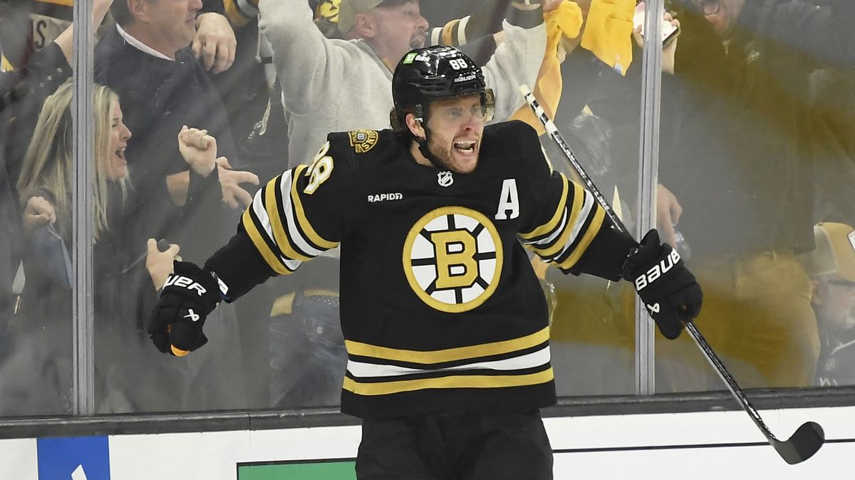Kouč měl s kritikou pravdu, uznal Pastrňák. Teď je v Bostonu za hrdinu