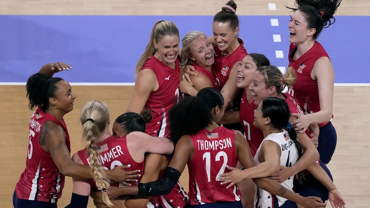 Dramatickou bitvu rozhodl pátý set, o zlato si zahrají Američanky