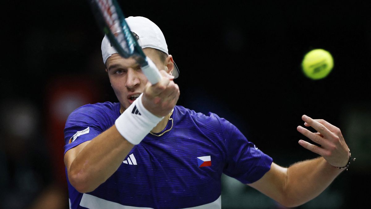 Čechům se v Pekingu nedařilo, končí Menšík i Siniaková