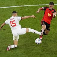 Maročan Selim Amallah nedovoleně zastavil Edena Hazarda.