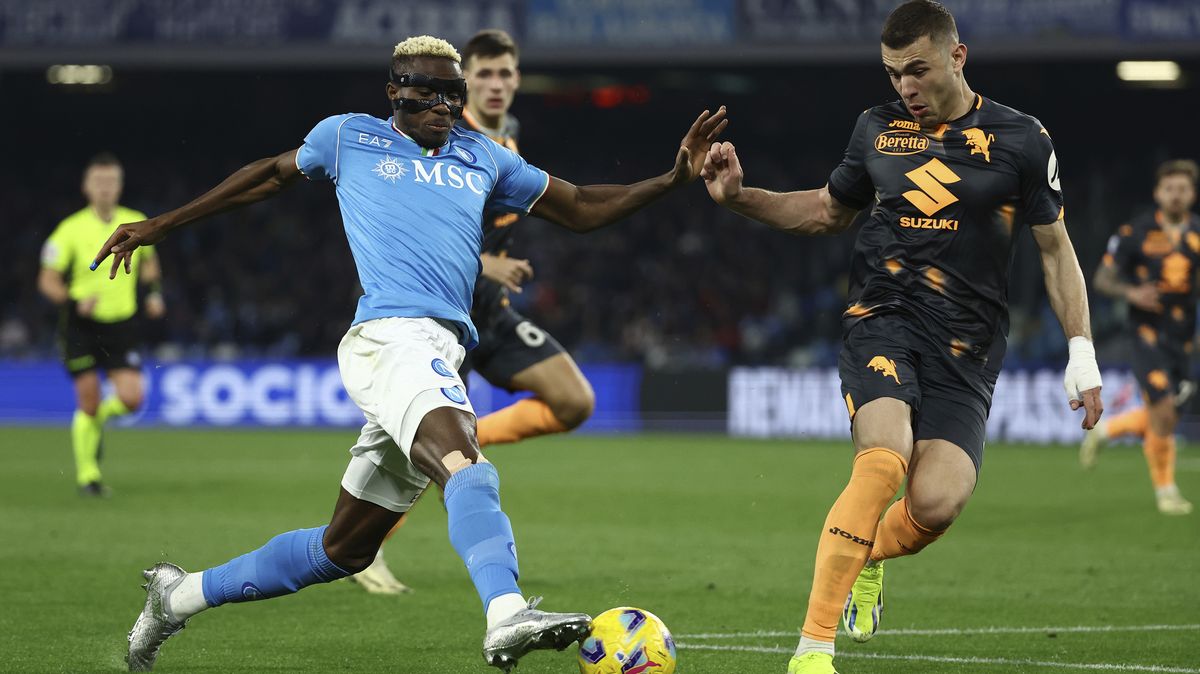 Sanabriovy nůžky připravily Neapol o výhru nad FC Turín